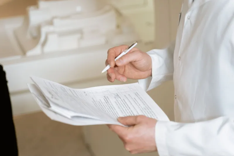 When the First Impression Becomes the Final Answer: Rethinking How Medical Education Addresses Diagnostic Bias